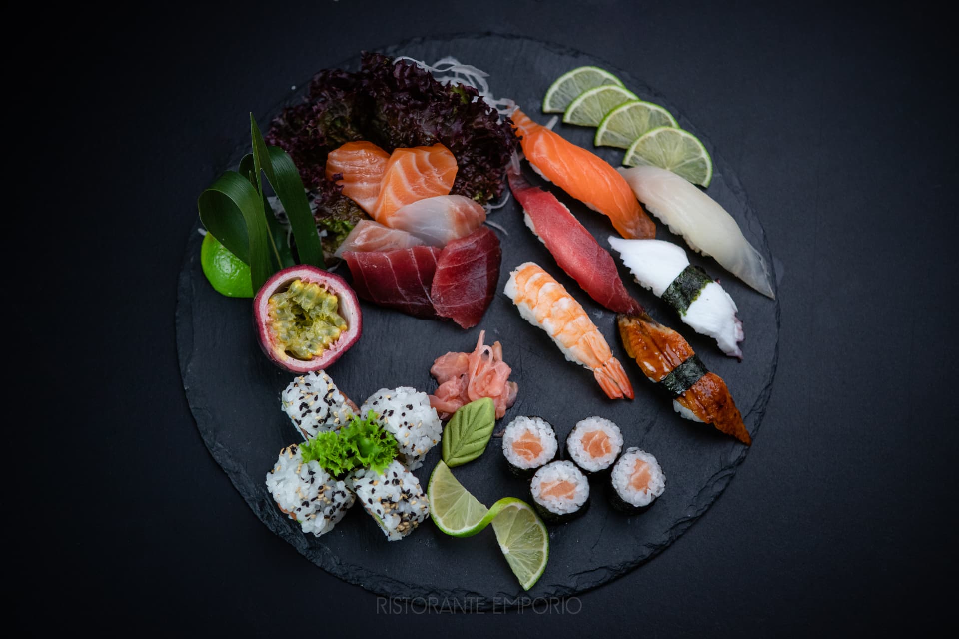 Piatto di sushi e sashimi misto del Ristorante Emporio a Rondissone